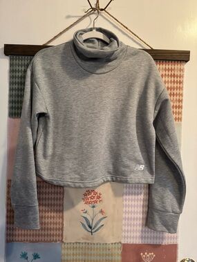 New Balance Women's Gray Cropped Turtleneck Sweatshirt